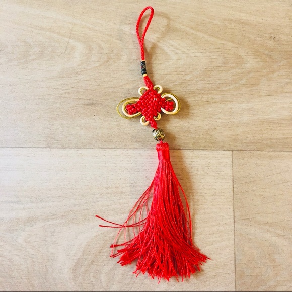 Red Tassel - Picture 2 of 2